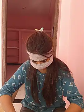 Iamyourdarling online show from November 2025 06:28:01 AM