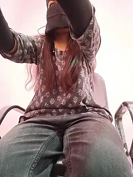 Iamyourdarling online show from November 2025 05:30:02 AM