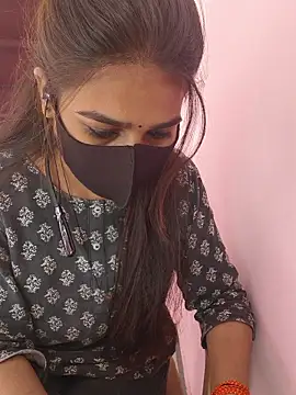 Iamyourdarling online show from November 2025 06:17:01 AM