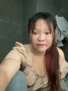 Snapshot of m-mbae chatting on May 2026 12:25:01 AM m-mbae online show from May 2026 12:25:01 AM