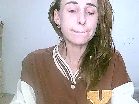 Snapshot of GlarysLoveres chatting on November 2025 03:44:01 AM GlarysLoveres online show from November 2025 03:44:01 AM