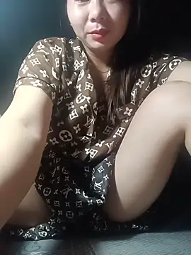 Snapshot of vangkt-cute chatting on May 2026 09:47:02 PM vangkt-cute online show from May 2026 09:47:02 PM