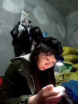 vangkt-cute online show from November 2025 12:05:01 PM