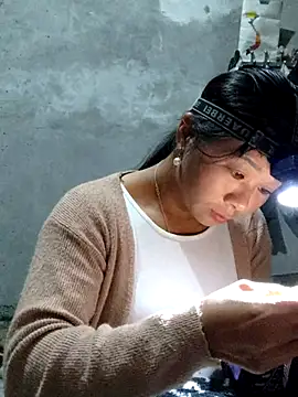 vangkt-cute online show from November 2025 05:49:02 PM