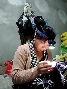 vangkt-cute online show from November 2025 07:03:01 PM