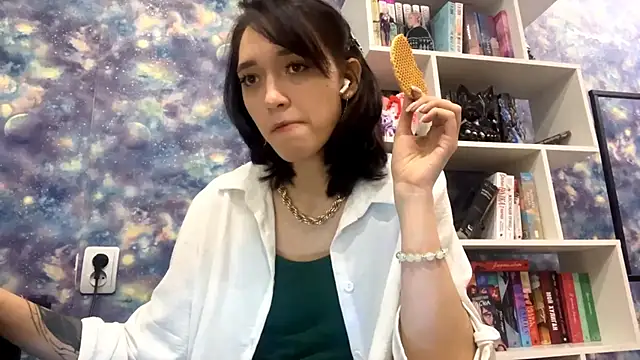 JamieRosten online show from November 2025 12:32:01 PM