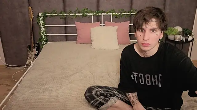 Danny loves Mary online show from June 2026 04:18:01 AM