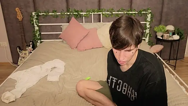 Danny loves Mary online show from July 2026 02:40:02 AM
