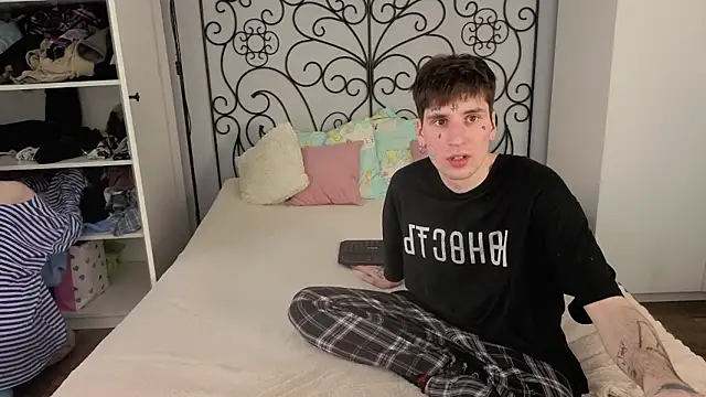 Danny loves Mary online show from March 2026 11:37:02 AM