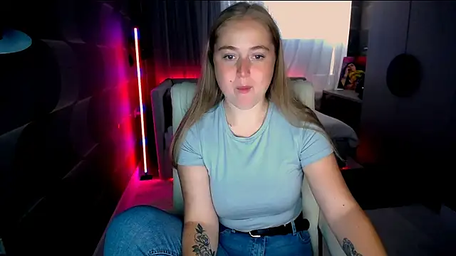 Snapshot of Kate_Moan chatting on July 2026 05:06:01 AM Kate Moan online show from July 2026 05:06:01 AM