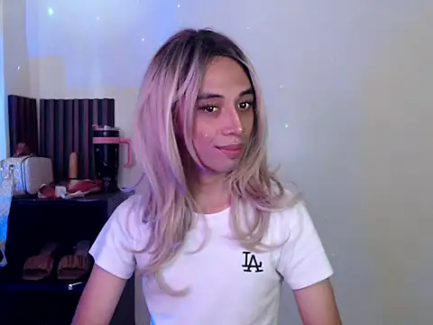 Snapshot of evelynfucker chatting on November 2025 06:19:01 AM evelynfucker online show from November 2025 06:19:01 AM