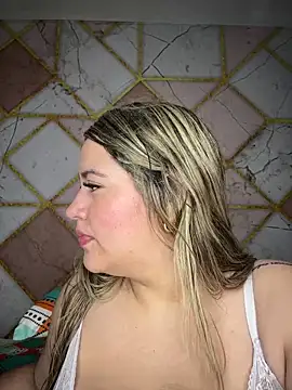 Amira Malia online show from January 2026 02:10:01 PM