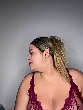 Amira Malia online show from March 2026 12:35:02 PM