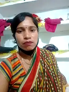 Snapshot of DESIIDIVA chatting on November 2025 03:33:01 PM DESIIDIVA online show from November 2025 03:33:01 PM