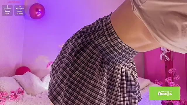 Kitty gaze online show from December 2025 02:41:01 PM