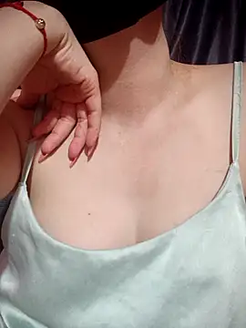 MiHeni online show from April 2026 03:29:01 PM