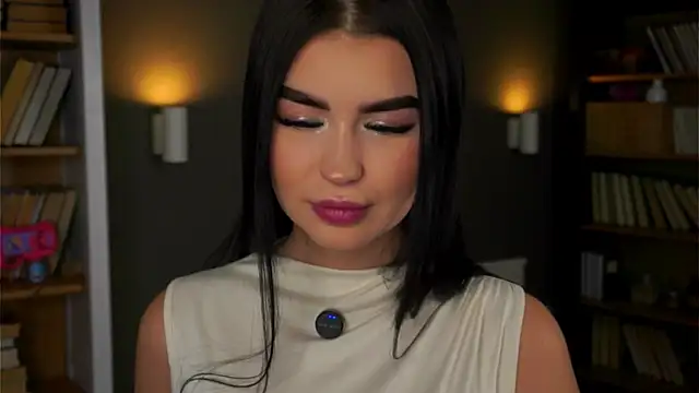 CoreenYorton online show from November 2025 01:20:01 AM