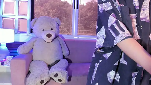 Snapshot of ReiAyanamy chatting on November 2025 07:58:02 PM ReiAyanamy online show from November 2025 07:58:02 PM