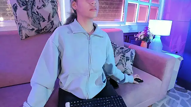 Snapshot of ReiAyanamy chatting on December 2025 07:48:02 PM ReiAyanamy online show from December 2025 07:48:02 PM