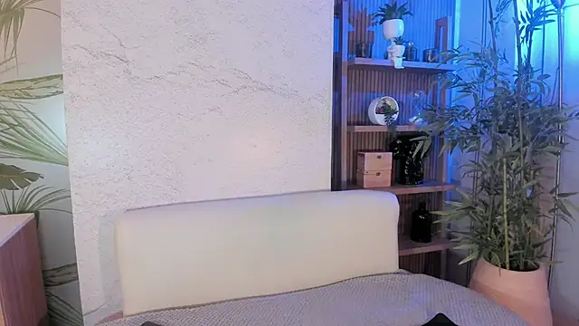 ReiAyanamy online show from April 2026 08:01:01 PM