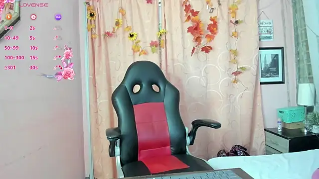 Snapshot of NaylaAbadi chatting on December 2025 01:46:01 PM NaylaAbadi online show from December 2025 01:46:01 PM