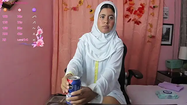 Snapshot of NaylaAbadi chatting on December 2025 12:29:02 PM NaylaAbadi online show from December 2025 12:29:02 PM