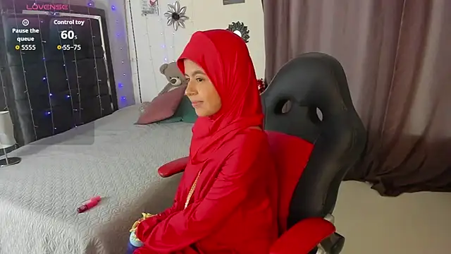 Snapshot of NaylaAbadi chatting on November 2025 12:31:02 PM NaylaAbadi online show from November 2025 12:31:02 PM