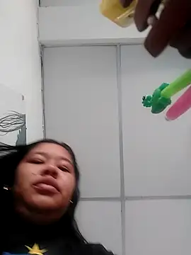 Sarahy- online show from November 2025 11:57:02 AM