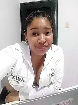 Sarahy- online show from November 2025 05:39:01 AM