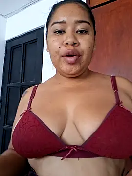 Snapshot of Sarahy- chatting on May 2026 01:27:02 PM Sarahy- online show from May 2026 01:27:02 PM