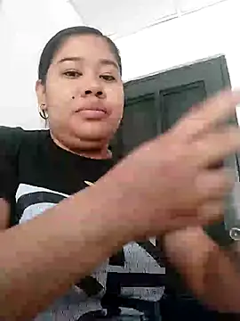 Sarahy- online show from December 2025 01:06:01 PM