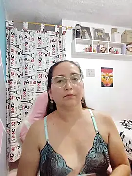 Snapshot of LaLey2702 chatting on November 2025 01:38:01 AM LaLey2702 online show from November 2025 01:38:01 AM