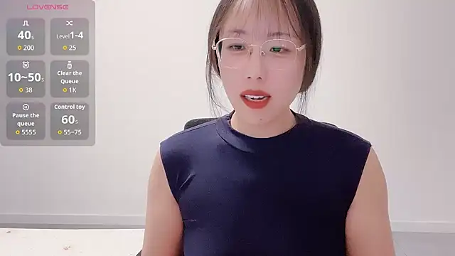 Snapshot of suisui322 chatting on December 2025 01:14:02 PM suisui322 online show from December 2025 01:14:02 PM