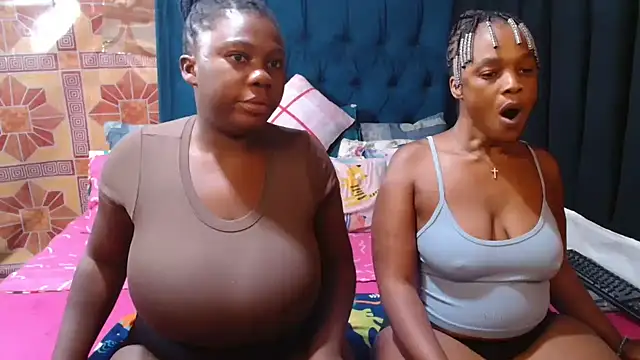 Snapshot of DarkCherryx chatting on February 2026 01:45:02 PM DarkCherryx online show from February 2026 01:45:02 PM