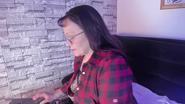 Madame lucy  online show from November 2025 03:17:02 AM