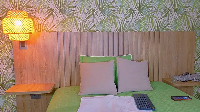 Scarleth Evans online show from December 2025 07:15:01 PM