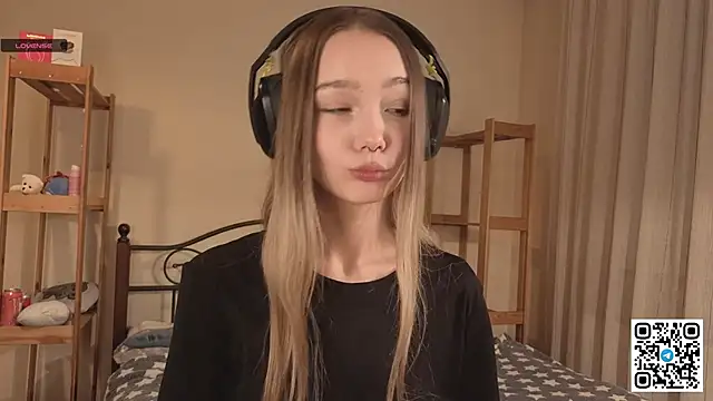 HoaPatton online show from December 2025 11:12:01 AM