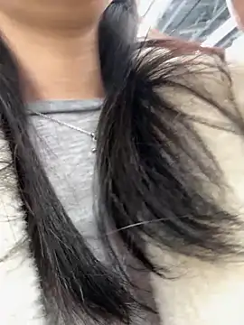 Snapshot of luvvmill chatting on November 2025 07:34:02 AM luvvmill online show from November 2025 07:34:02 AM