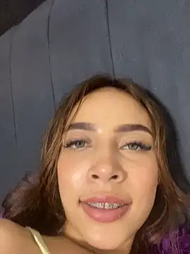 Evelin888 online show from April 2026 05:03:01 AM