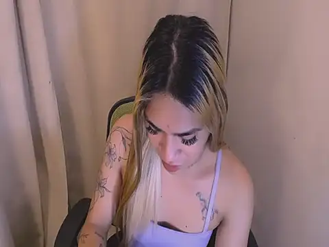 velvetviper06 online show from April 2026 02:24:01 AM