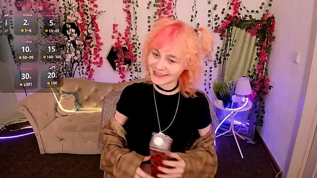 Awawrin online show from November 2025 08:42:01 PM