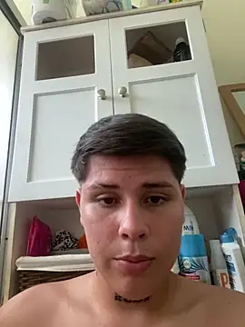 luisDi07 online show from November 2025 07:41:02 PM