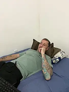 Lucasjandre online show from November 2025 12:22:01 AM