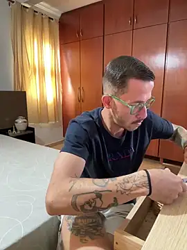 Lucasjandre online show from April 2026 11:35:01 AM