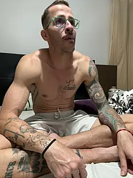 Lucasjandre online show from April 2026 10:57:02 PM