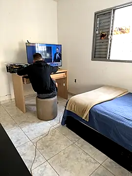 Lucasjandre online show from December 2025 09:43:01 AM