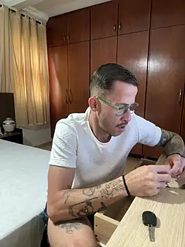 Lucasjandre online show from April 2026 11:17:02 AM