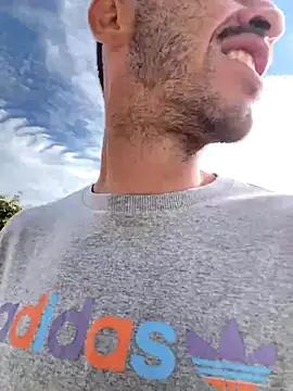 Lucasjandre online show from November 2025 11:02:02 AM