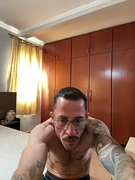 Lucasjandre online show from April 2026 01:07:02 PM