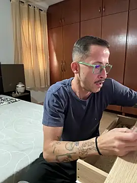 Lucasjandre online show from April 2026 08:04:02 PM
